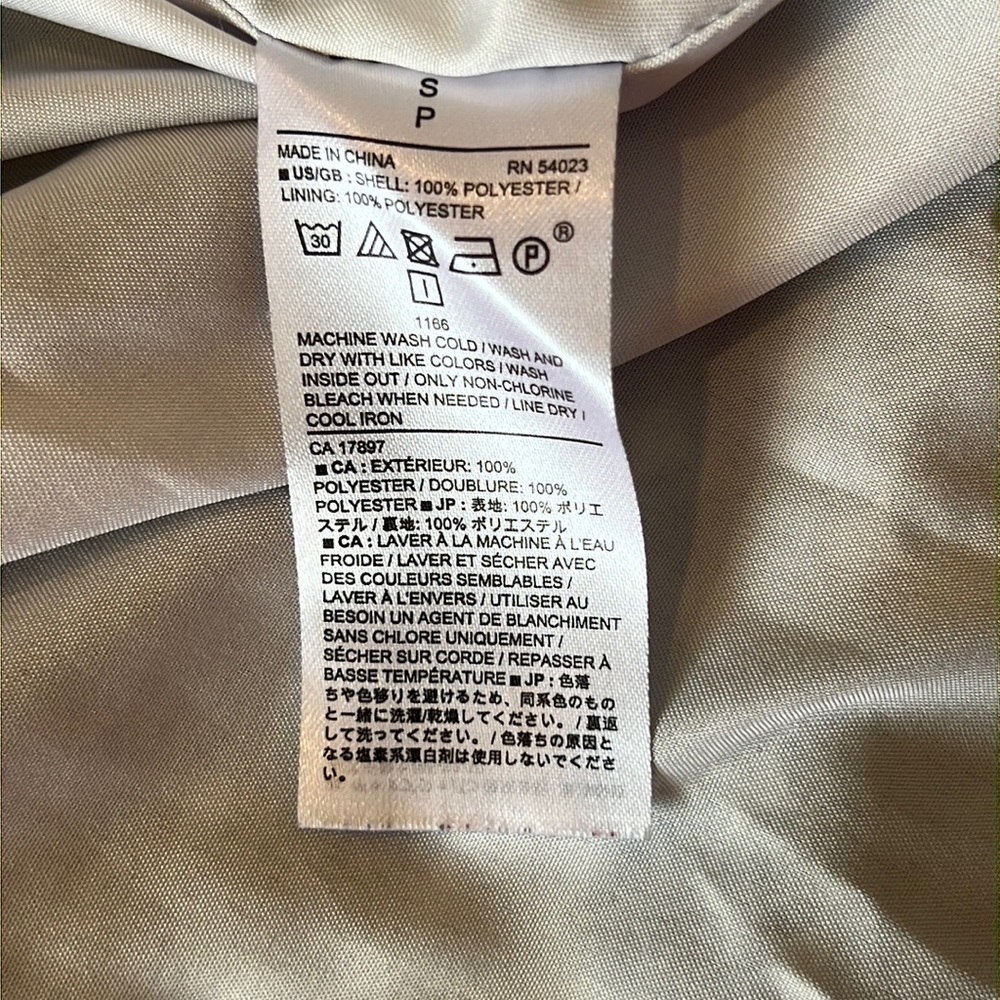Banana Republic Geometric Pattern Shell - Picture 3 of 9